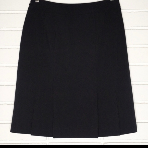 WHITE HOUSE BLACK MARKET Skirt - Picture 2 of 4